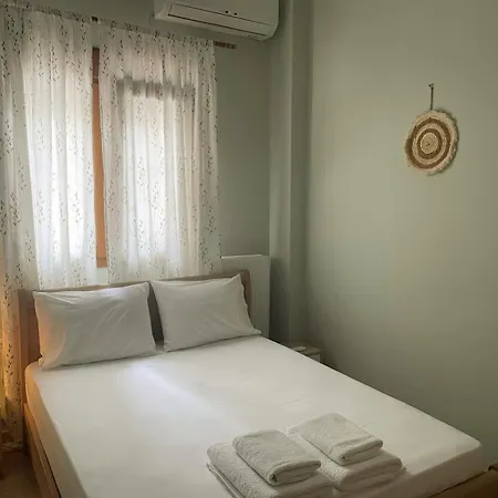 Lina's 3 * Kavala